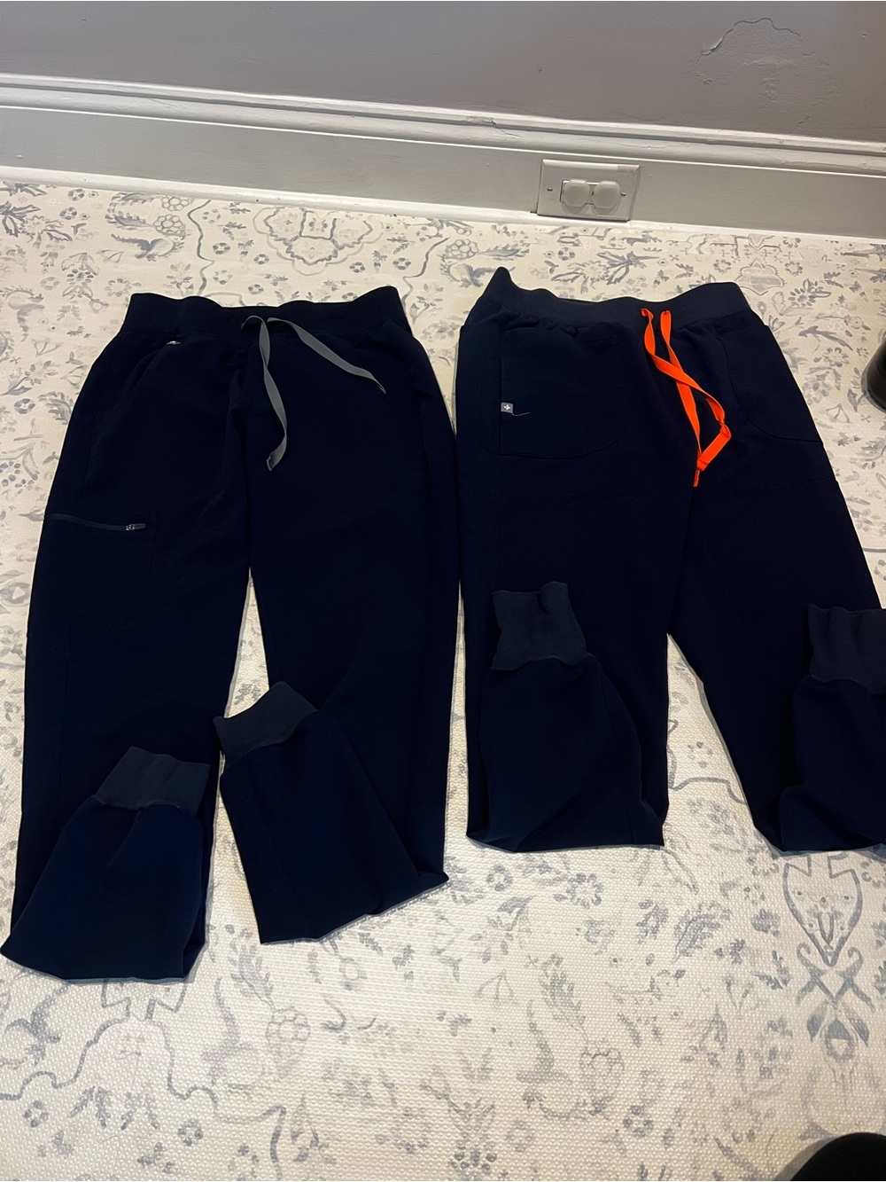 Bundle Figs jogger scrubs navy blue XS tall